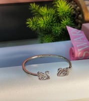 اسوارة سوارفسكي مع الملحقات