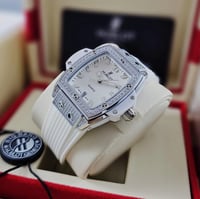 ساعة هوبلت نسائي زركون