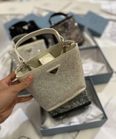 شنطة برادا كرستال