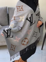 سكارف لويس فيتون