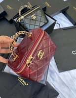 شنطة شانيل مكياج