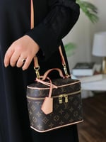 شنطة ميكب لويس فيتون