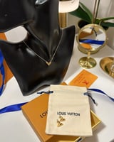 طقم لويس فيتون مع الملحقات