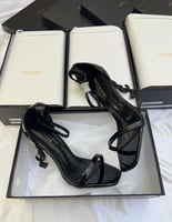 كعب سان لوران