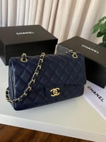 شنطة شانيل كلاسيك