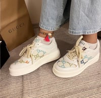 شوز قوتشي الهبة