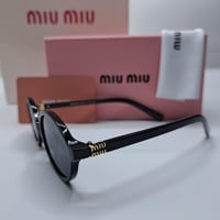 نظارات ميو ميو مع الملحقات