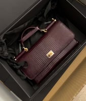 شنطة دولتشي اند غابانا جلد