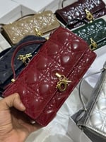 شنطة ديور لامع