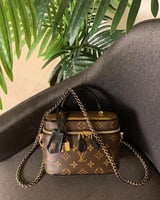 شنطة لويس فيتون مكياج