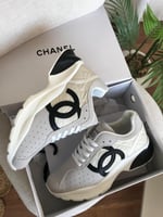 حذاء شانيل سنيكرز