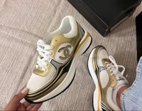 حذاء سنيكرز شانيل