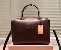 شنطة ميو ميو ليذر بو