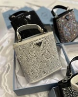 شنطة برادا كرستال