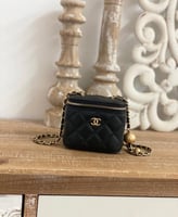 شنطة شانيل ميني فانيتي