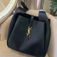 سان لوران توت باق