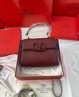 شنطة فالنتي