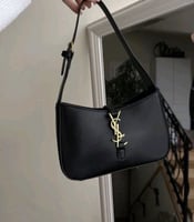 شنطة سان لوران هوبو