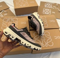 Loewe X On Cloudventure running Black