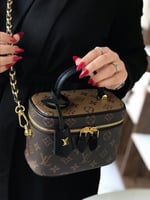 شنطة لويس فيتون مكياج