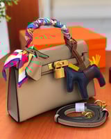 شنطة كايلي (لوقو ذهبي)