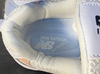 حذاء نيو بالانس 530 ابيض و وردي ماستر