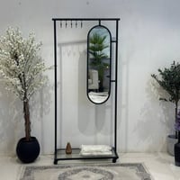 علاق ملابس مع مراية لون اسود