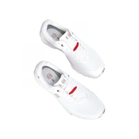 سنيكرز تعاون لويڤي مع اون كلاود