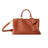 شنطة سفر يد لويس فيتون | Louis Vuitton carry-on tr...