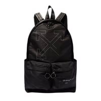 شنطة ظهر أوف وايت