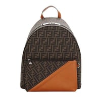 شنطة ظهر فندي