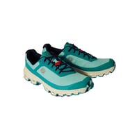 سنيكرز تعاون لويڤي مع اون كلاود