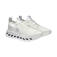 سنيكرز تعاون لويفي مع اون كلاود