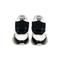 سنيكرز جيفنشي