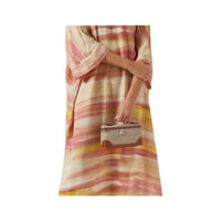 شنطة نسائية لورو بيانا