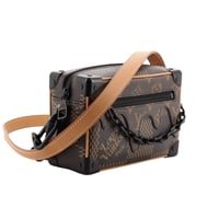 شنطة كتف لويس فيتون