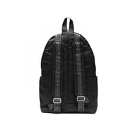 شنطة ظهر أوف وايت