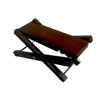 ستاند خشبي للقدم