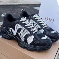 حذاء ديور رياضي