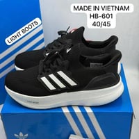 حذاء اديداس رياضي