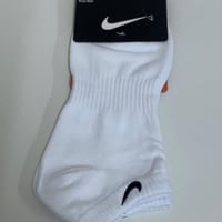 جوارب نايك قصير أبيض