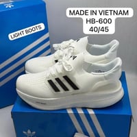 حذاء اديداس رياضي