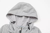 جاكيت برادا رمادي