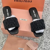 فلات ميوميو نسائي أسود