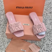 فلات ميوميو نسائي وردي