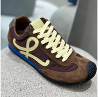 حذاء لويفي بني بيج