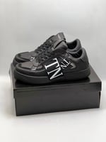 حذاء فالنتينو ( أسود )