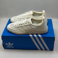 حذاء اديداس سبيزل