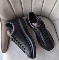 حذاء الكسندر ماكوين