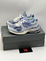 حذاء نيوبالانس 2002